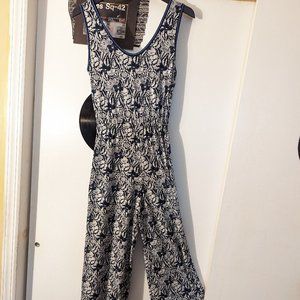 Like new: Ladies jumpsuit - navy blue/white floral